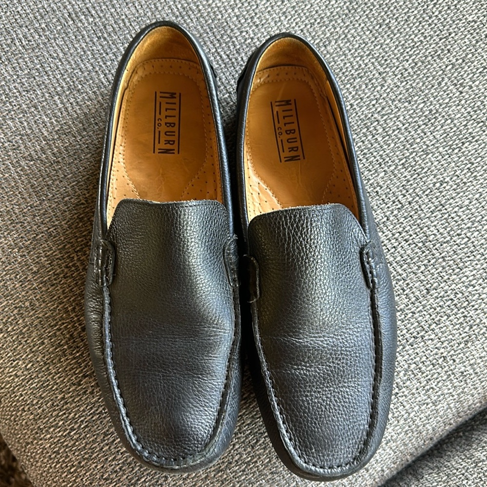 Men’s black leather loafers